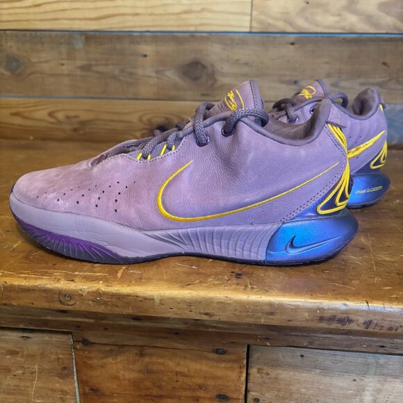 Nike Lebron XXI Basketball Sneakers - Picture 2 of 7